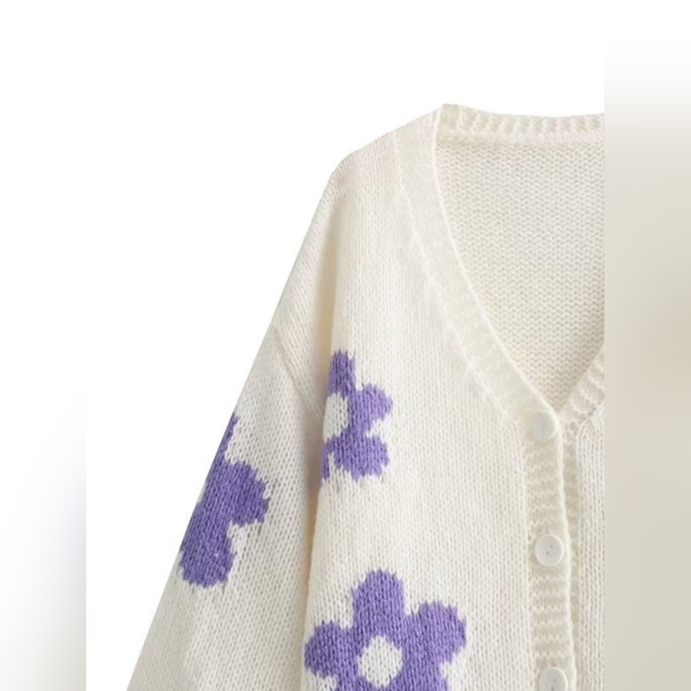 Women's Casual White and Lavender Floral Button Up V-Neck Long Sleeve Cardigan - Picture 2 of 3